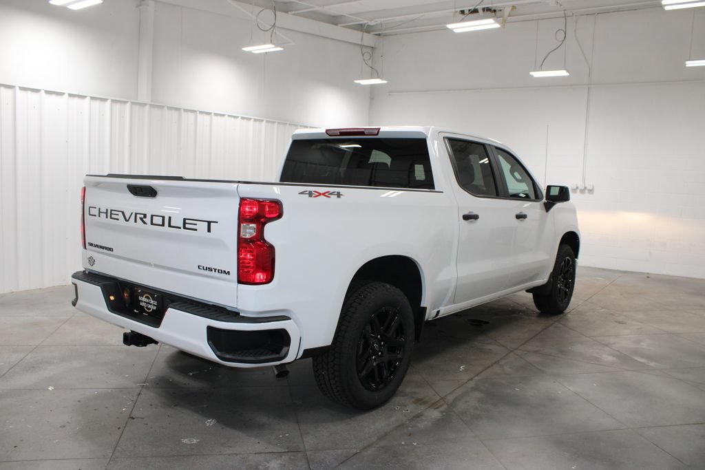 New 2026 Chevrolet Silverado 1500 Custom w/ LPO, Dark Essentials Package AWD/4WD image 9