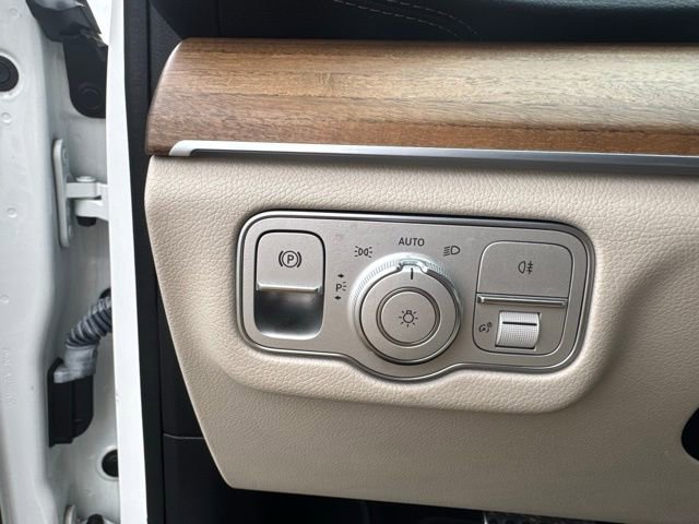 Used 2022 Mercedes-Benz GLS 450 4MATIC image 22