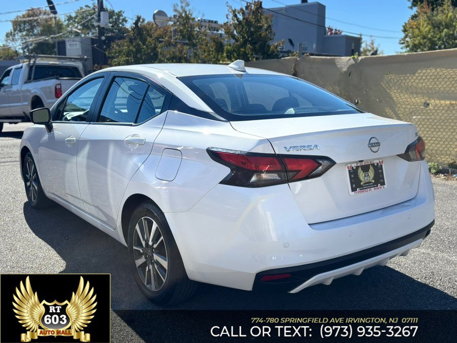 Used 2024 Nissan Versa SV FWD image 4