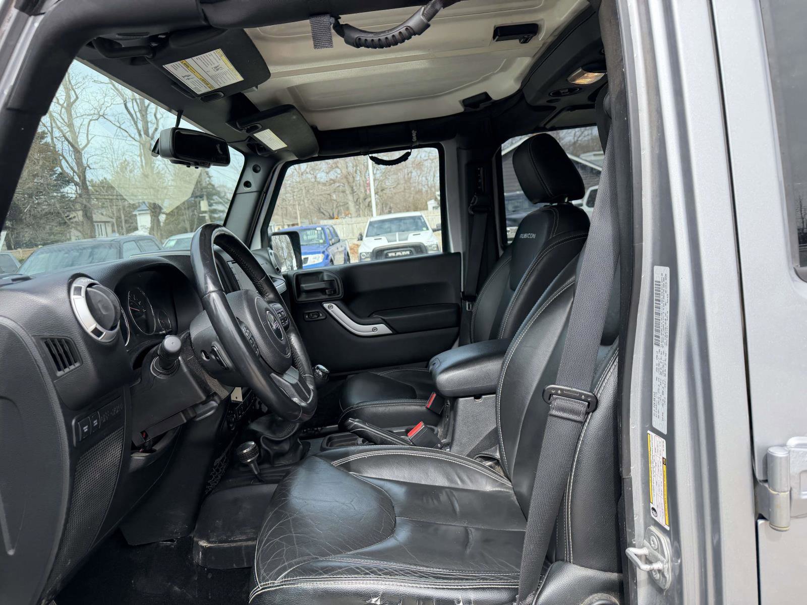 Used 2016 Jeep Wrangler Unlimited Rubicon w/ Dual Top Group AWD/4WD image 12