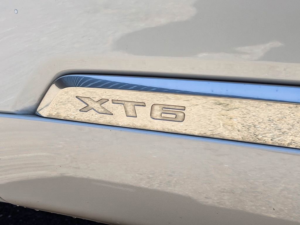 Used 2022 Cadillac XT6 Sport w/ Technology Package image 14