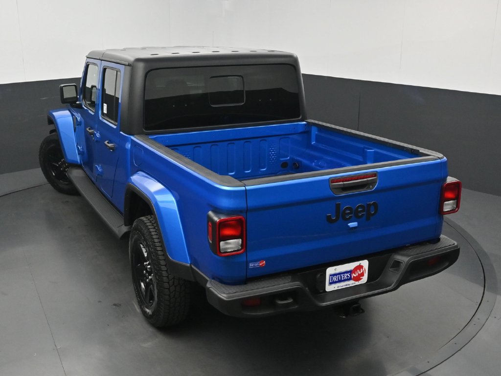 Used 2023 Jeep Gladiator Sport AWD/4WD image 33