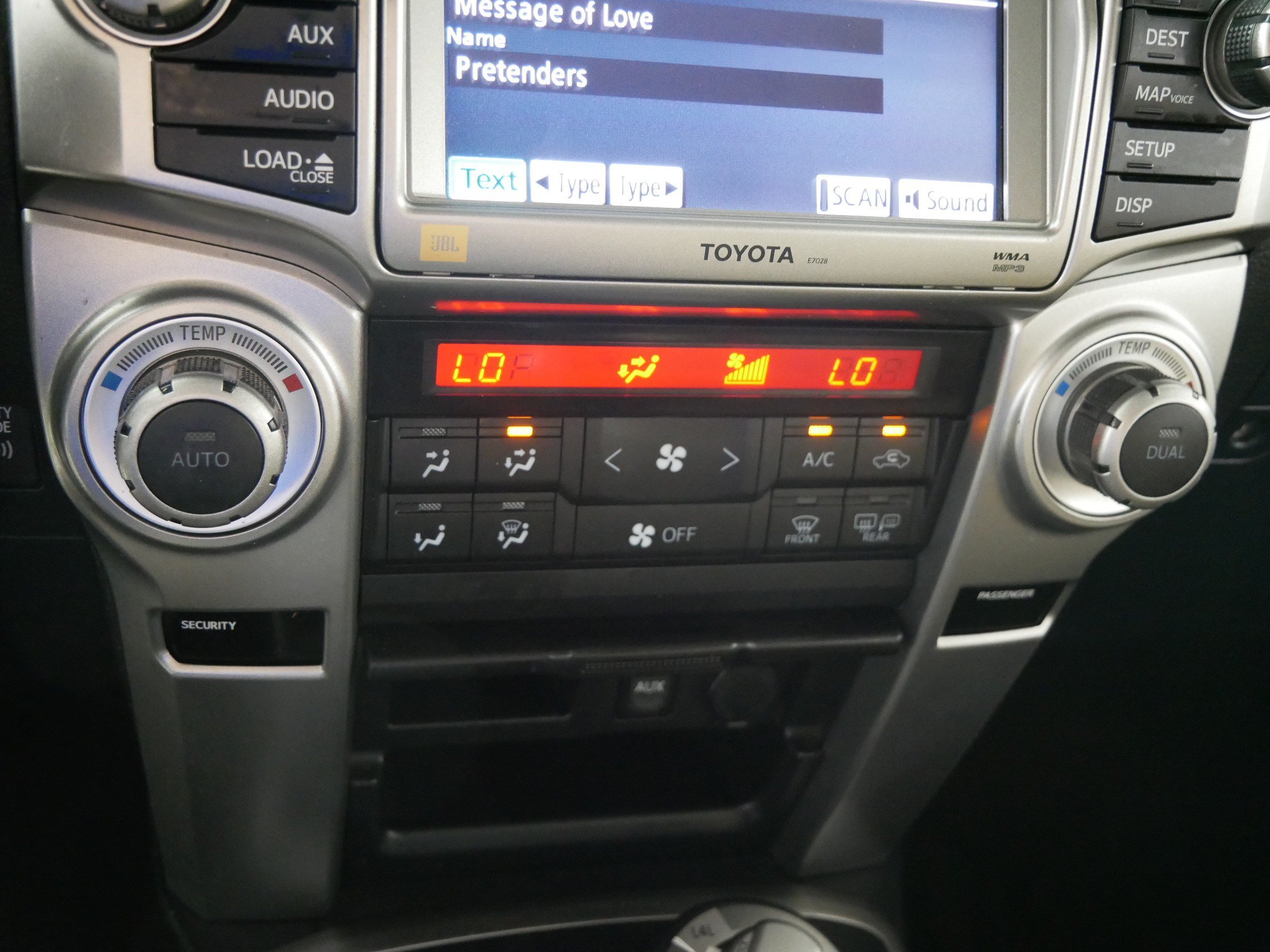 Used 2012 Toyota 4Runner Limited w/ Convenience Pkg AWD/4WD image 23
