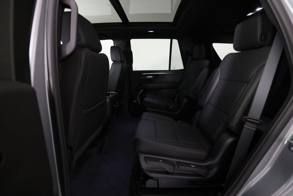 Used 2026 Chevrolet Tahoe Z71 w/ Comfort Package AWD/4WD image 16