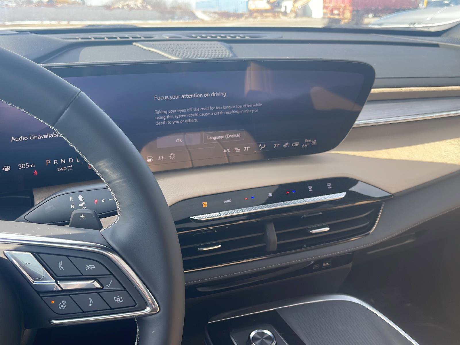 Used 2025 Buick Enclave Preferred w/ Power Package image 6