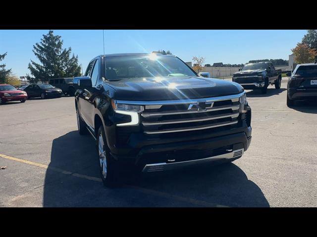Used 2022 Chevrolet Silverado 1500 High Country w/ High Country Premium Package image 27