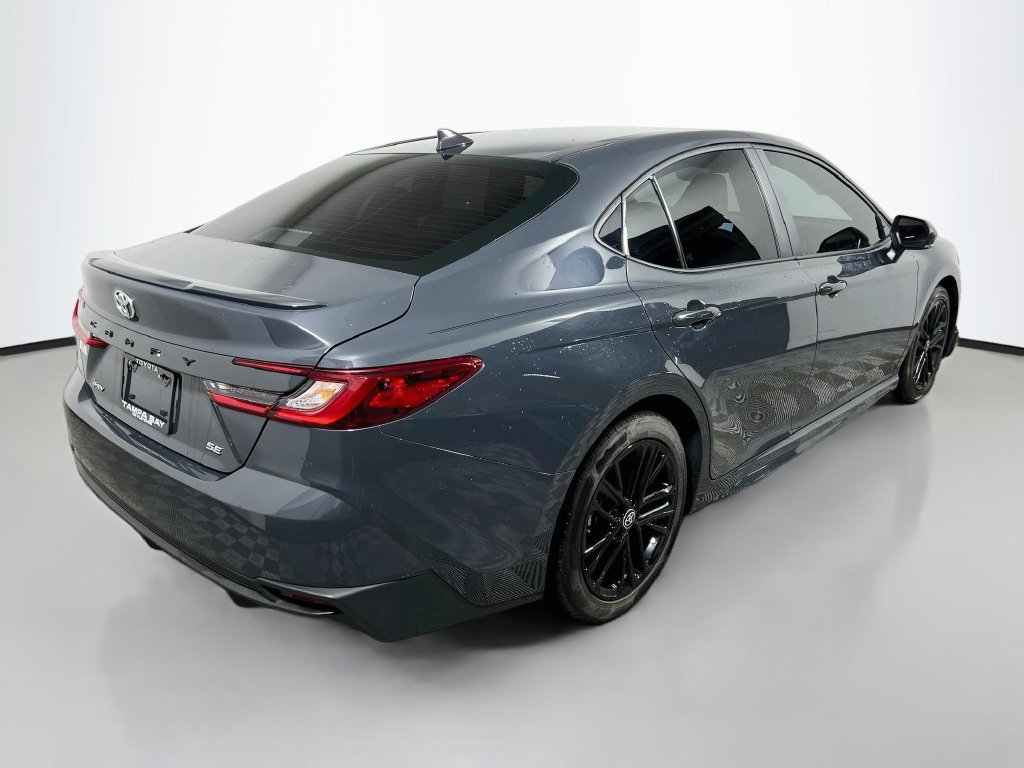 Used 2025 Toyota Camry SE FWD image 3
