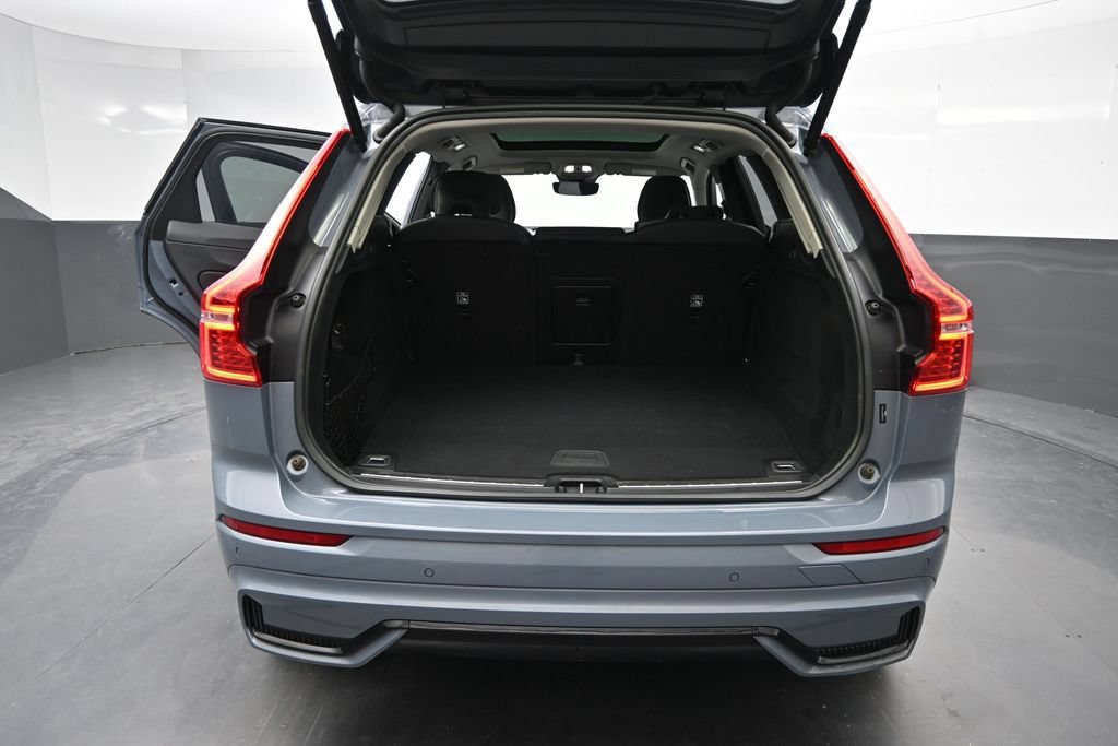 Used 2024 Volvo XC60 T8 Ultimate AWD/4WD image 16