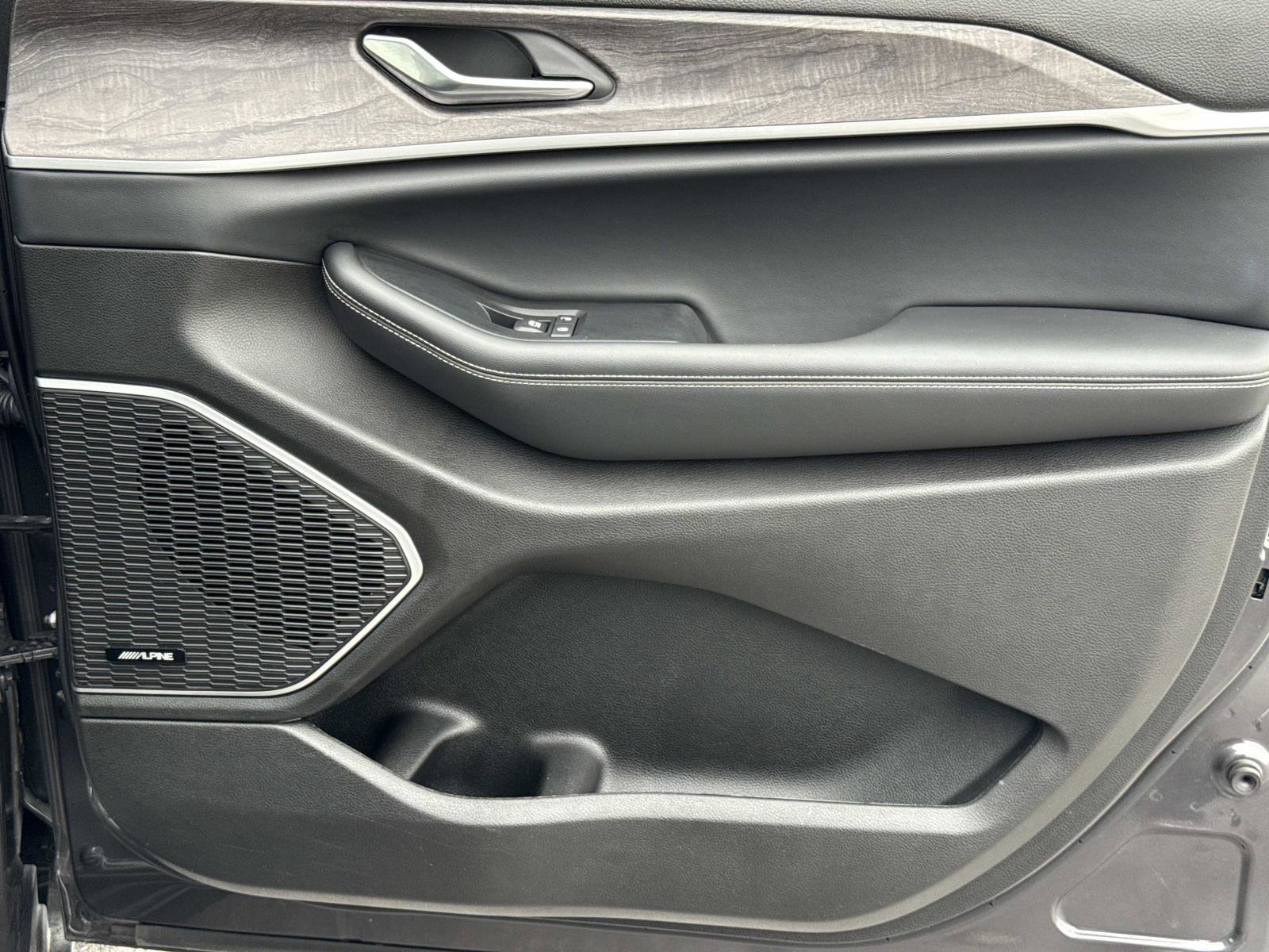 Used 2022 Jeep Grand Cherokee L Limited image 18