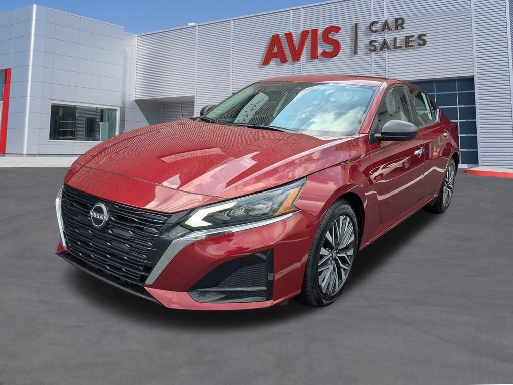 Used 2024 Nissan Altima 2.5 SV image 1