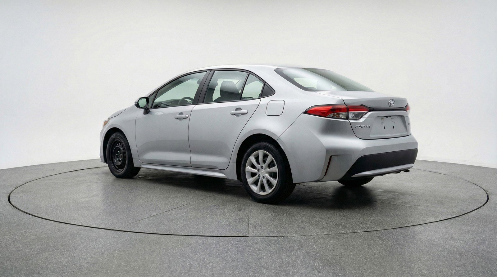 Used 2025 Toyota Corolla LE image 6