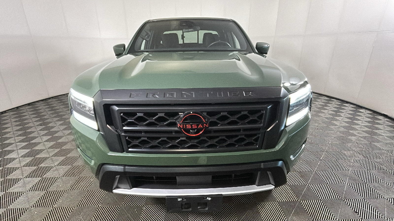 Used 2023 Nissan Frontier PRO-4X w/ Pro Convenience Package AWD/4WD image 9