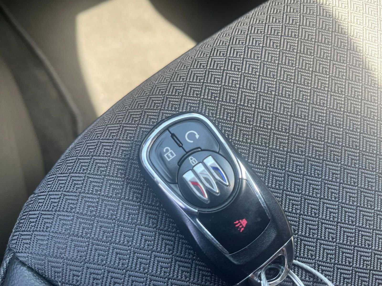 Used 2025 Buick Encore GX Preferred AWD/4WD image 23