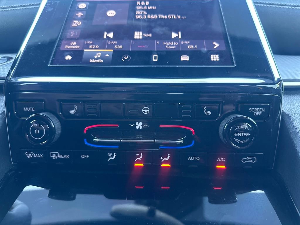 Used 2023 Jeep Grand Cherokee Altitude image 42