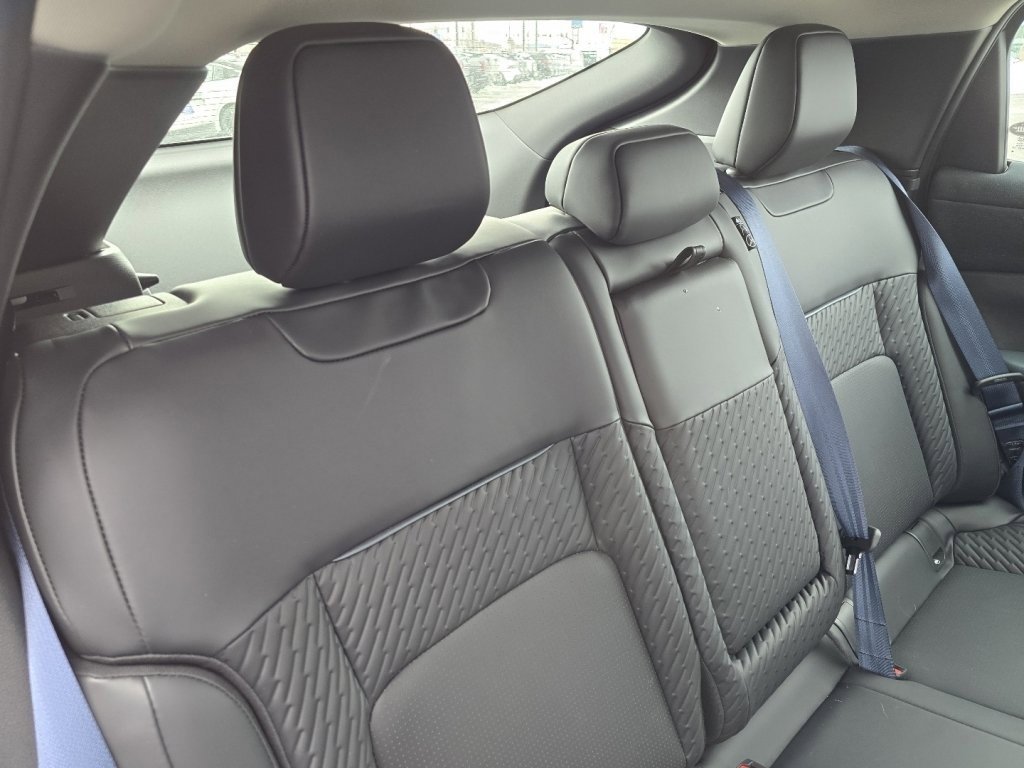 New 2026 Nissan Leaf Platinum+ w/ Cargo Package (Platinum+) image 12