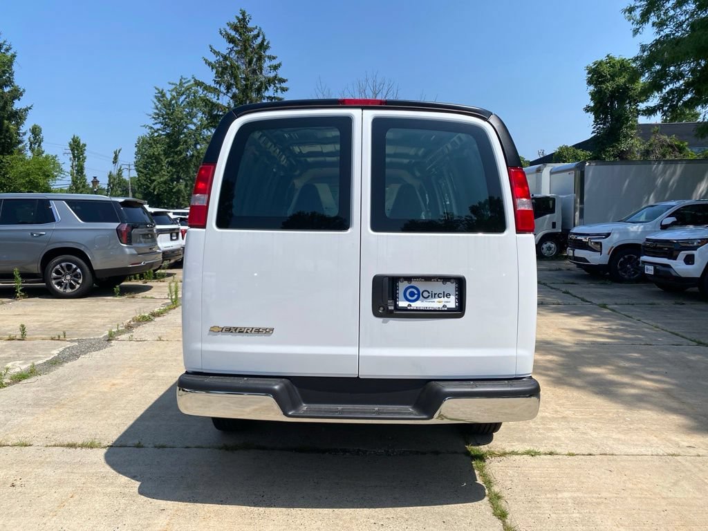 New 2026 Chevrolet Express 2500 w/ Driver Convenience Package RWD image 5
