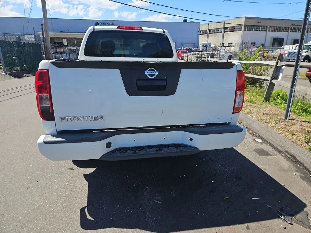 Used 2018 Nissan Frontier S RWD image 9