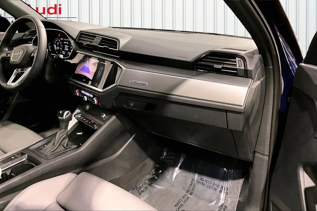 Certified 2025 Audi Q3 2.0T Premium w/ Convenience Package image 26
