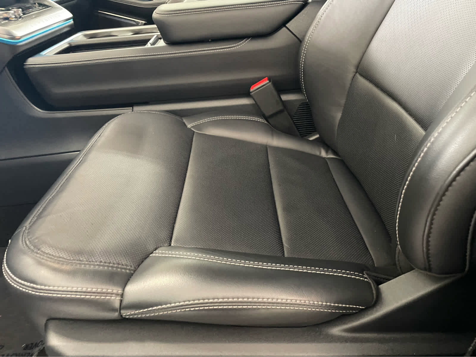 Used 2025 Ford Expedition Platinum w/ Stealth Performance Package AWD/4WD image 23