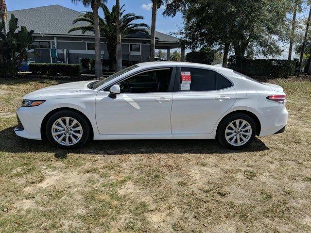Used 2020 Toyota Camry LE FWD image 7