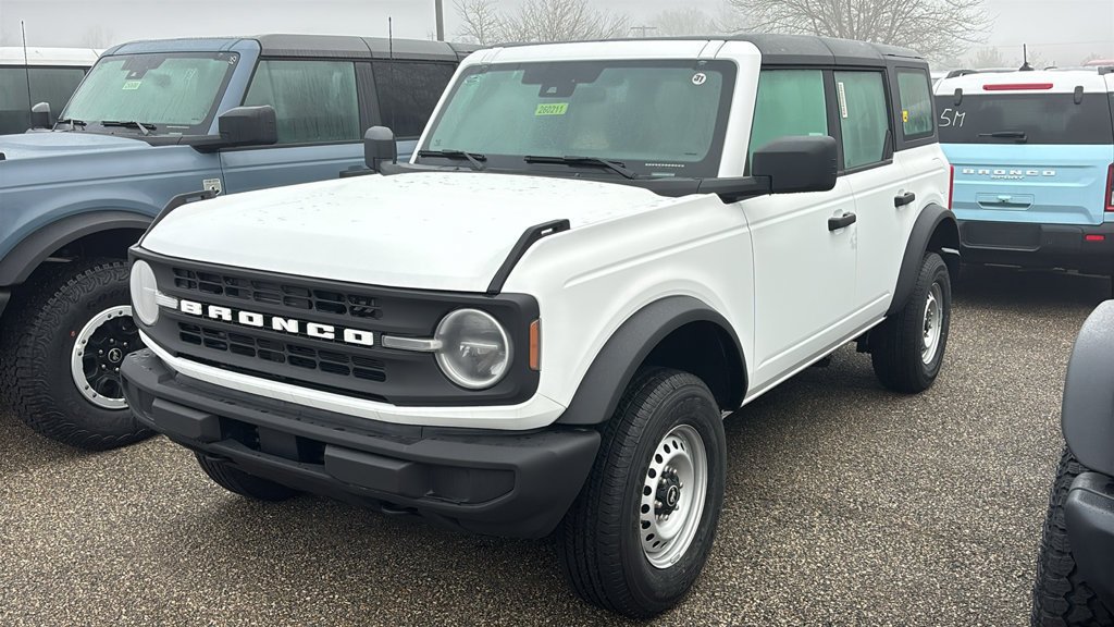 New 2026 Ford Bronco 4-Door AWD/4WD image 2