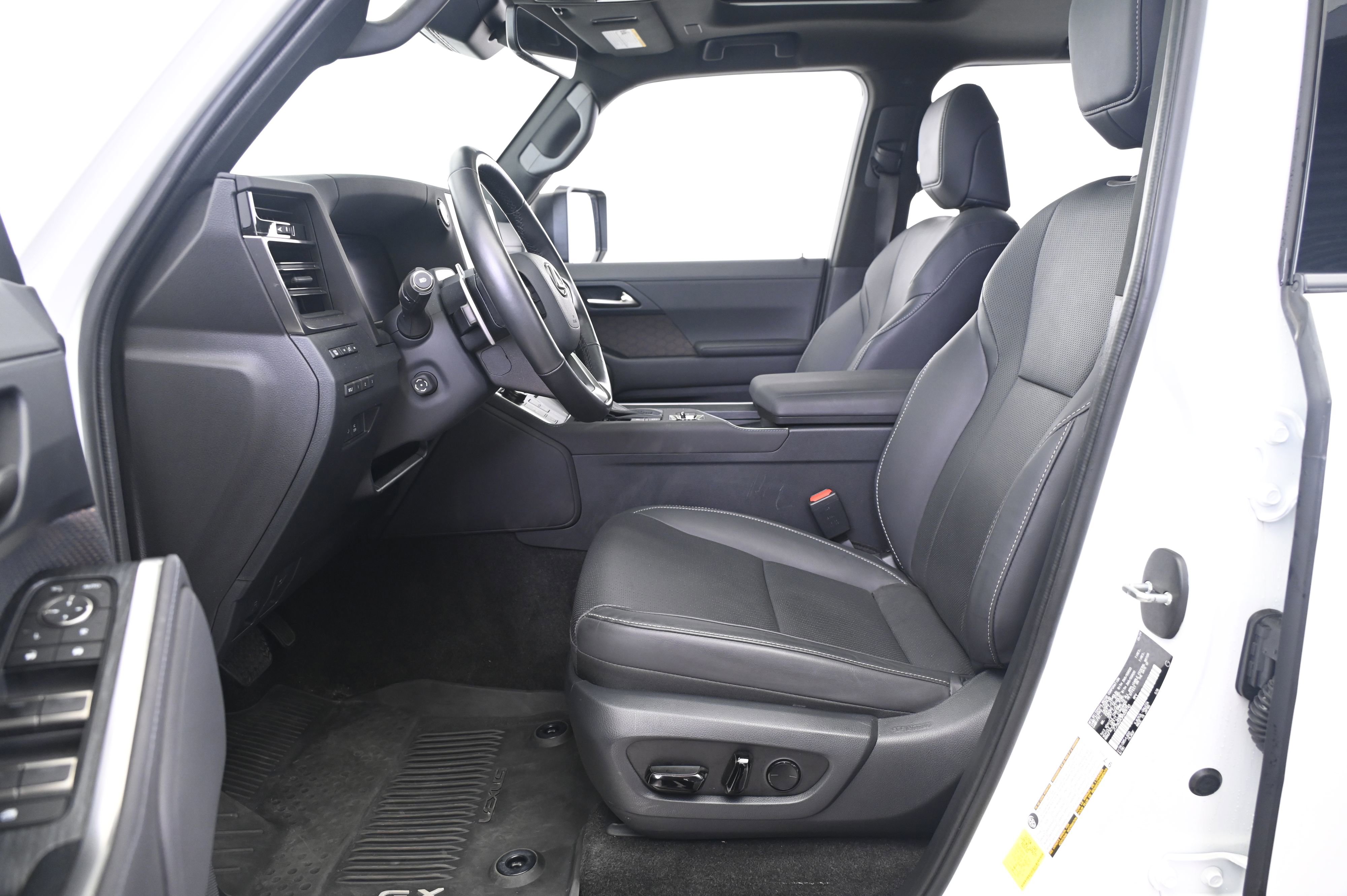 Used 2024 Lexus GX 550 w/ Accessory Package (Z1) AWD/4WD image 30