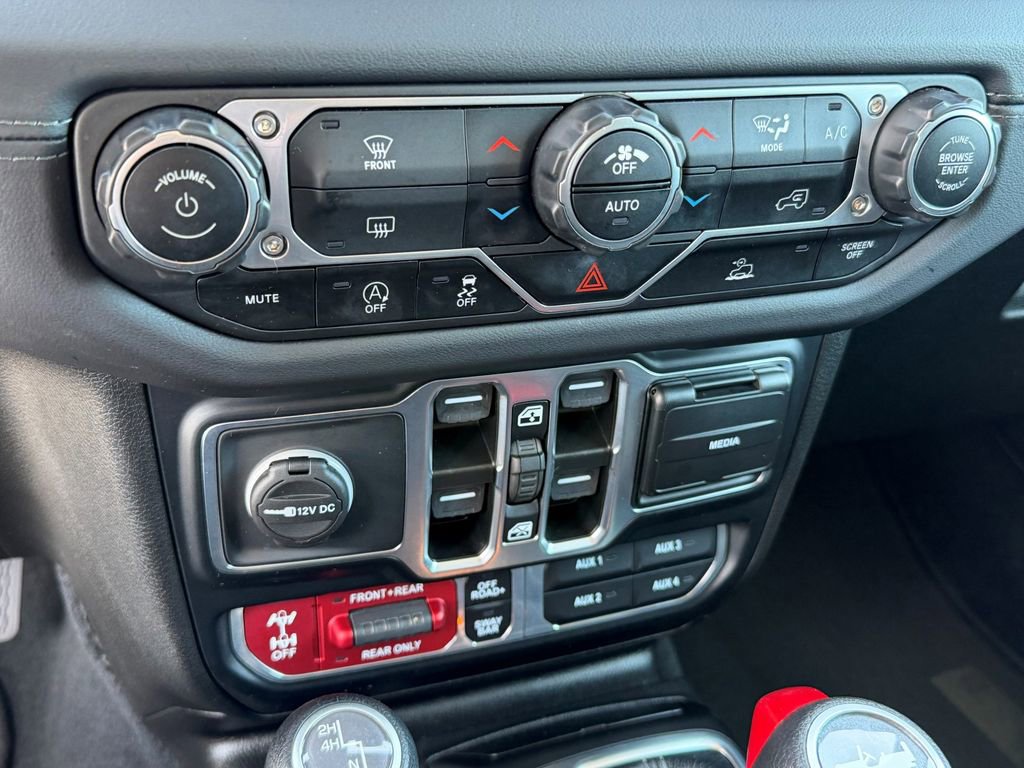 Used 2024 Jeep Wrangler Unlimited Rubicon image 28