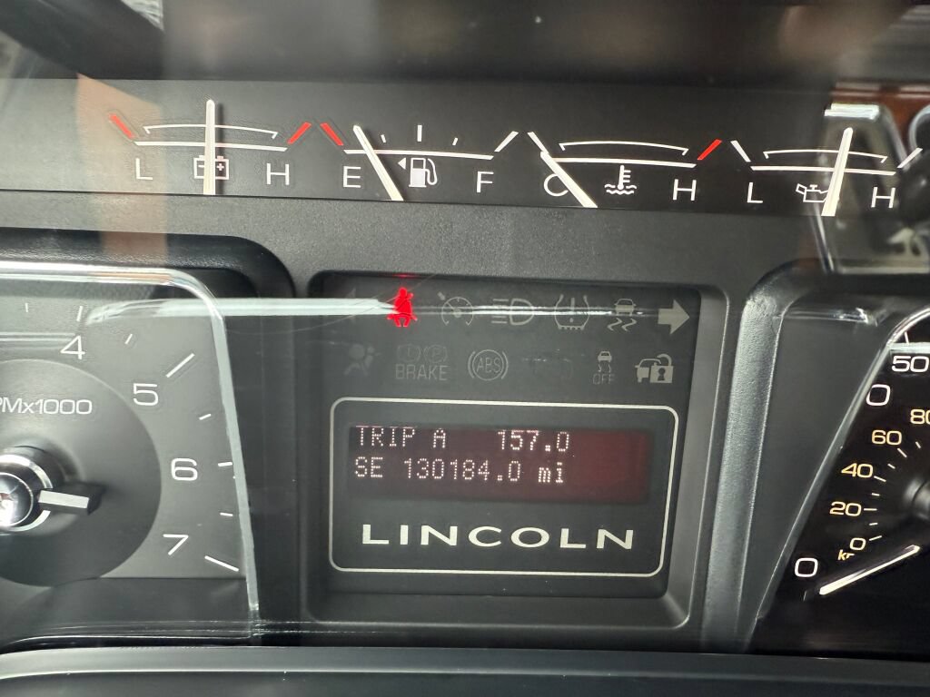Used 2014 Lincoln Navigator 4WD image 13