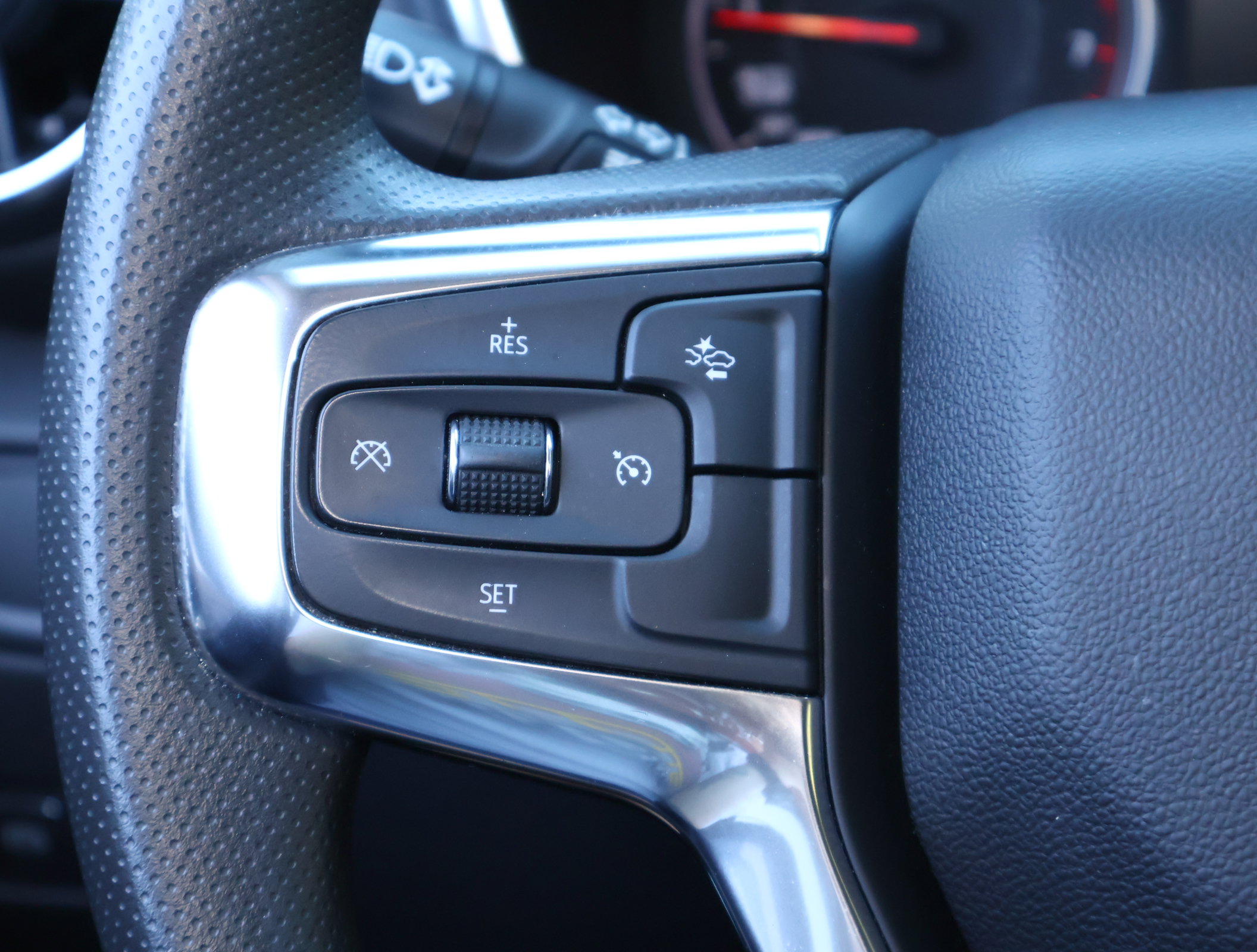 Used 2024 Chevrolet Blazer LT w/ Convenience Package FWD image 14