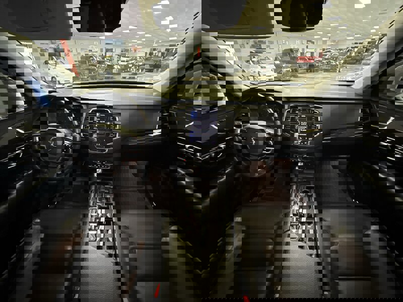 Used 2018 Volvo XC90 T6 Momentum w/ Convenience Package image 21