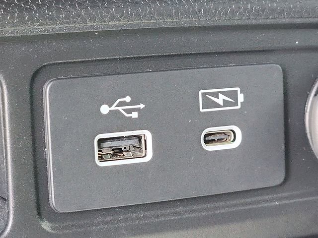Used 2025 Honda Pilot Touring image 25
