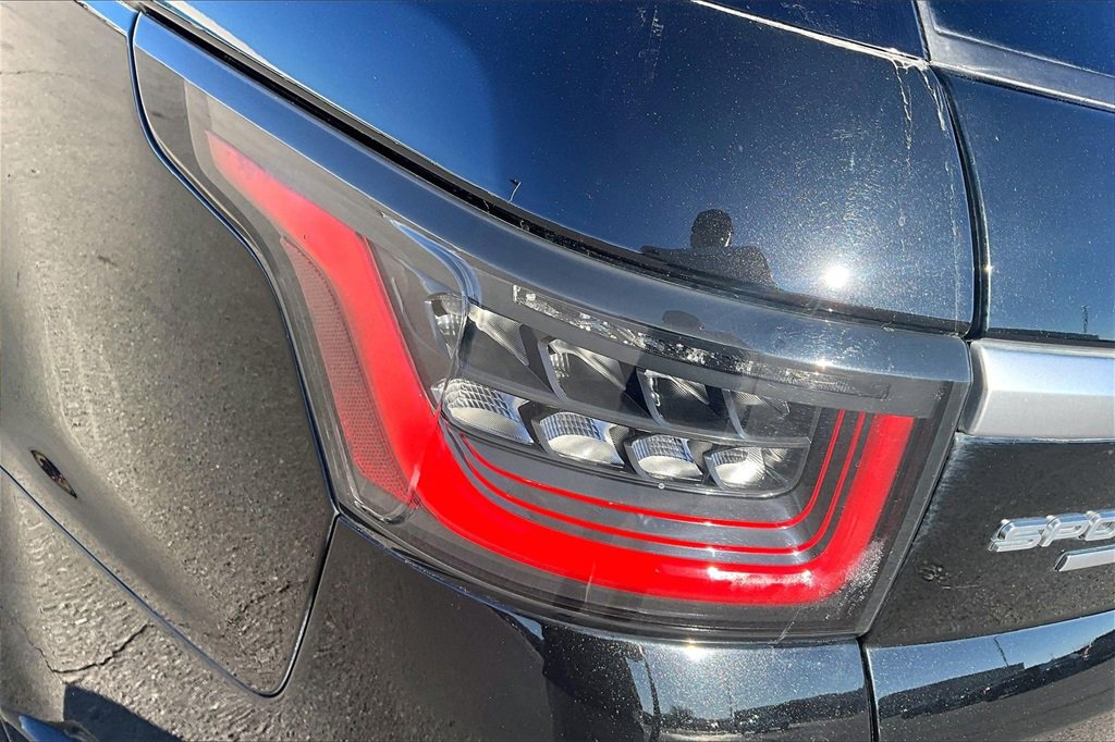 Used 2018 Land Rover Range Rover Sport HSE image 31