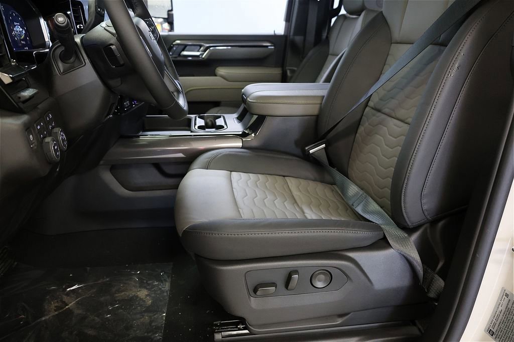 New 2026 Chevrolet Silverado 2500 ZR2 w/ Snow Plow Prep/Camper Package image 17