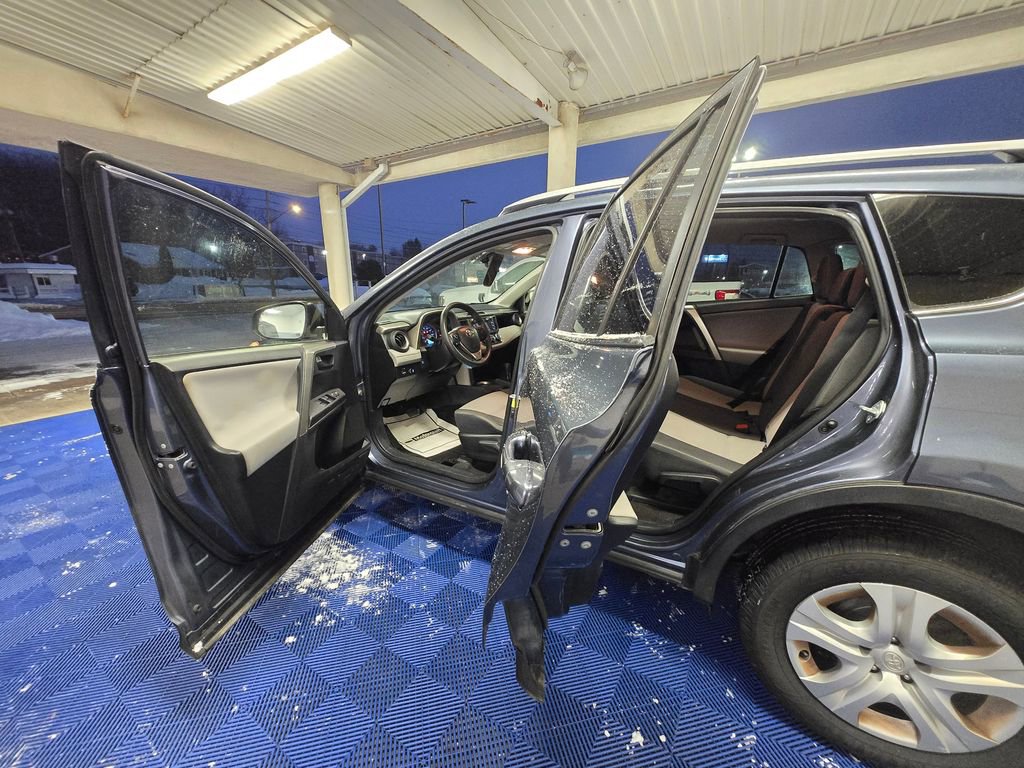 Used 2014 Toyota RAV4 LE image 20