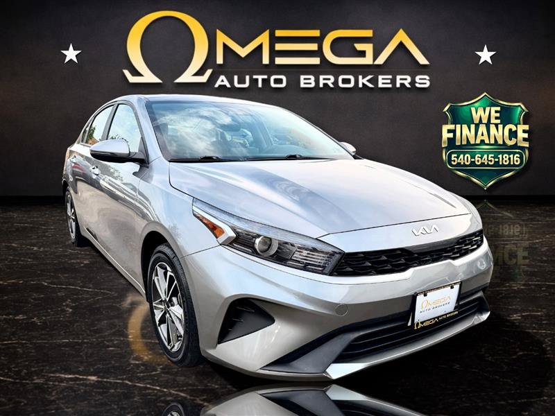 Used 2023 Kia Forte LXS w/ LXS Technology Package FWD image 1