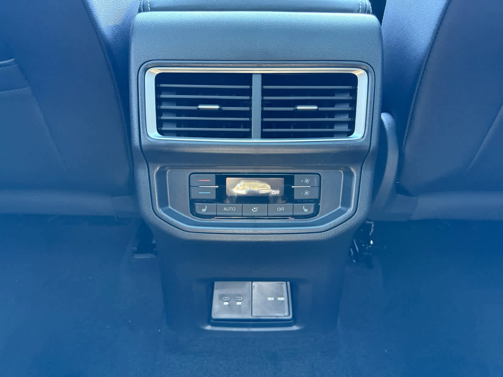 New 2026 Volkswagen Atlas SEL Premium R-Line image 24