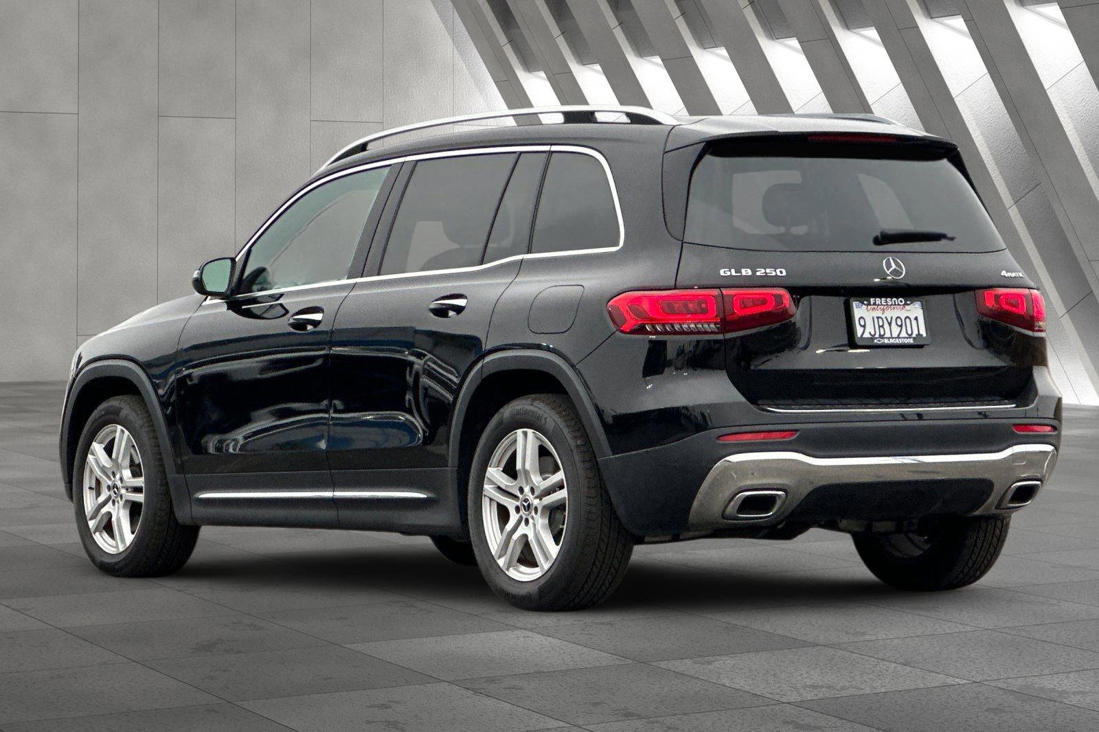 Used 2023 Mercedes-Benz GLB 250 4MATIC image 6