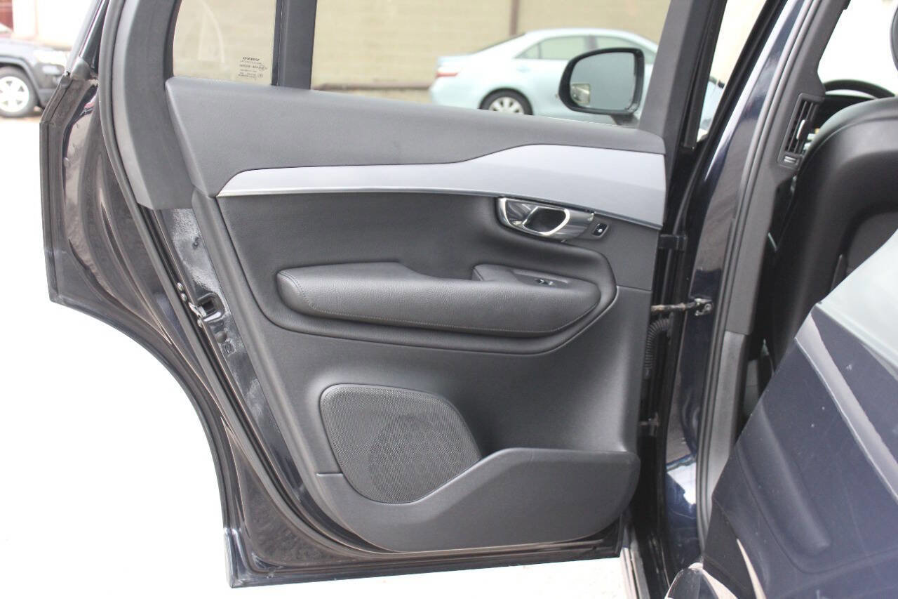 Used 2016 Volvo XC90 T6 Momentum image 13