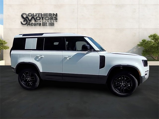 Used 2025 Land Rover Defender 110 S image 28