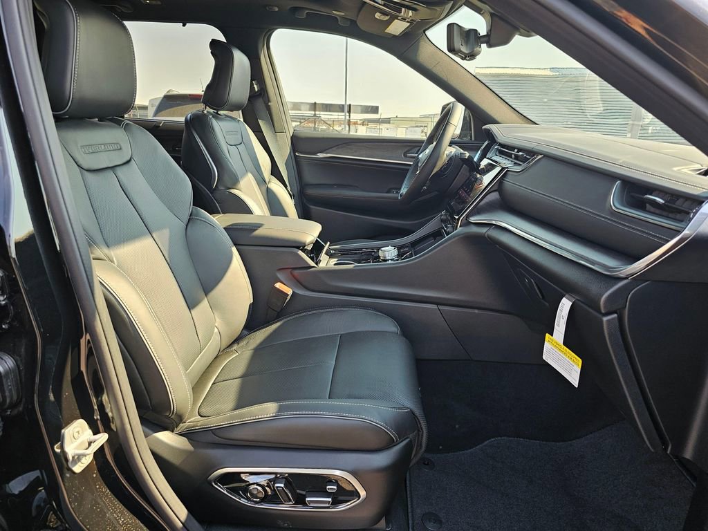 New 2025 Jeep Grand Cherokee Overland w/ Adv Protech Group III image 14