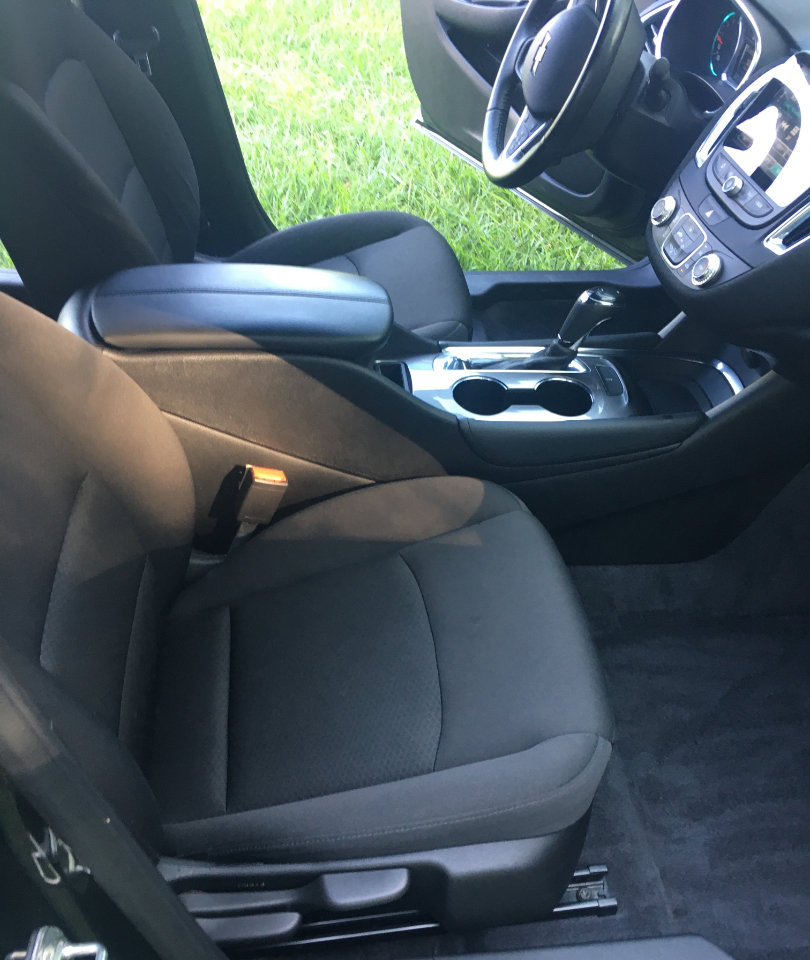 Used 2018 Chevrolet Malibu LT image 14