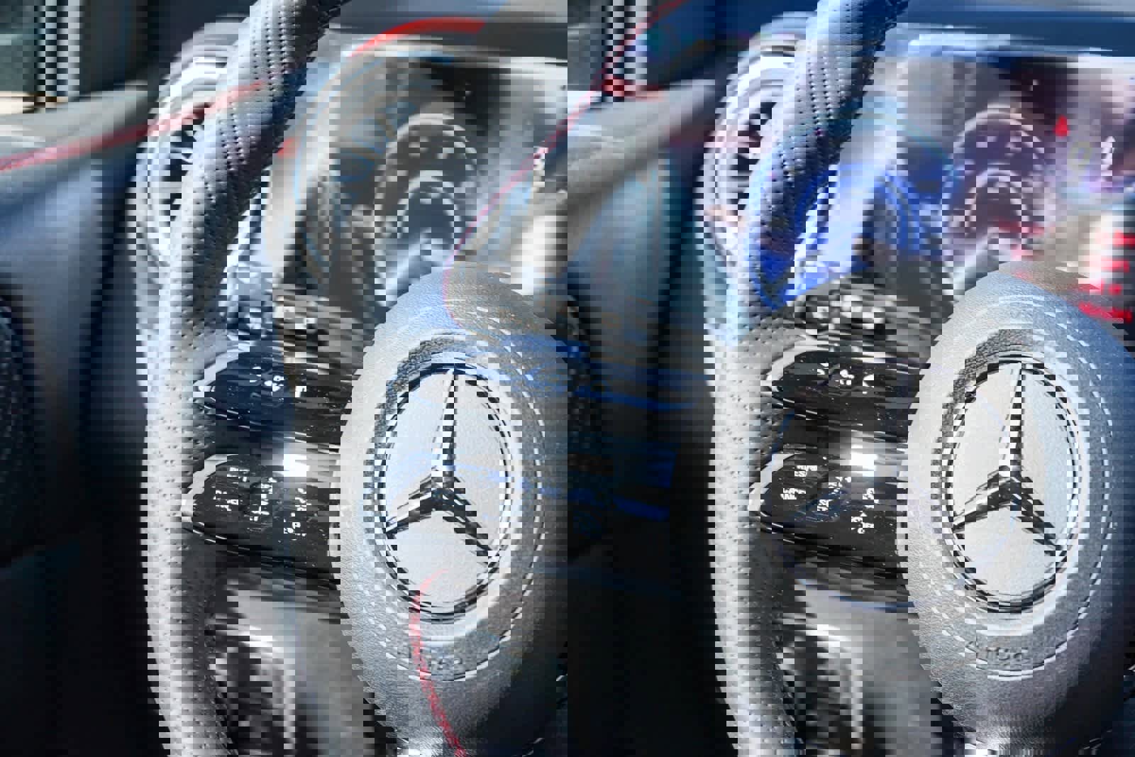 New 2024 Mercedes-Benz EQB 300 4MATIC image 17