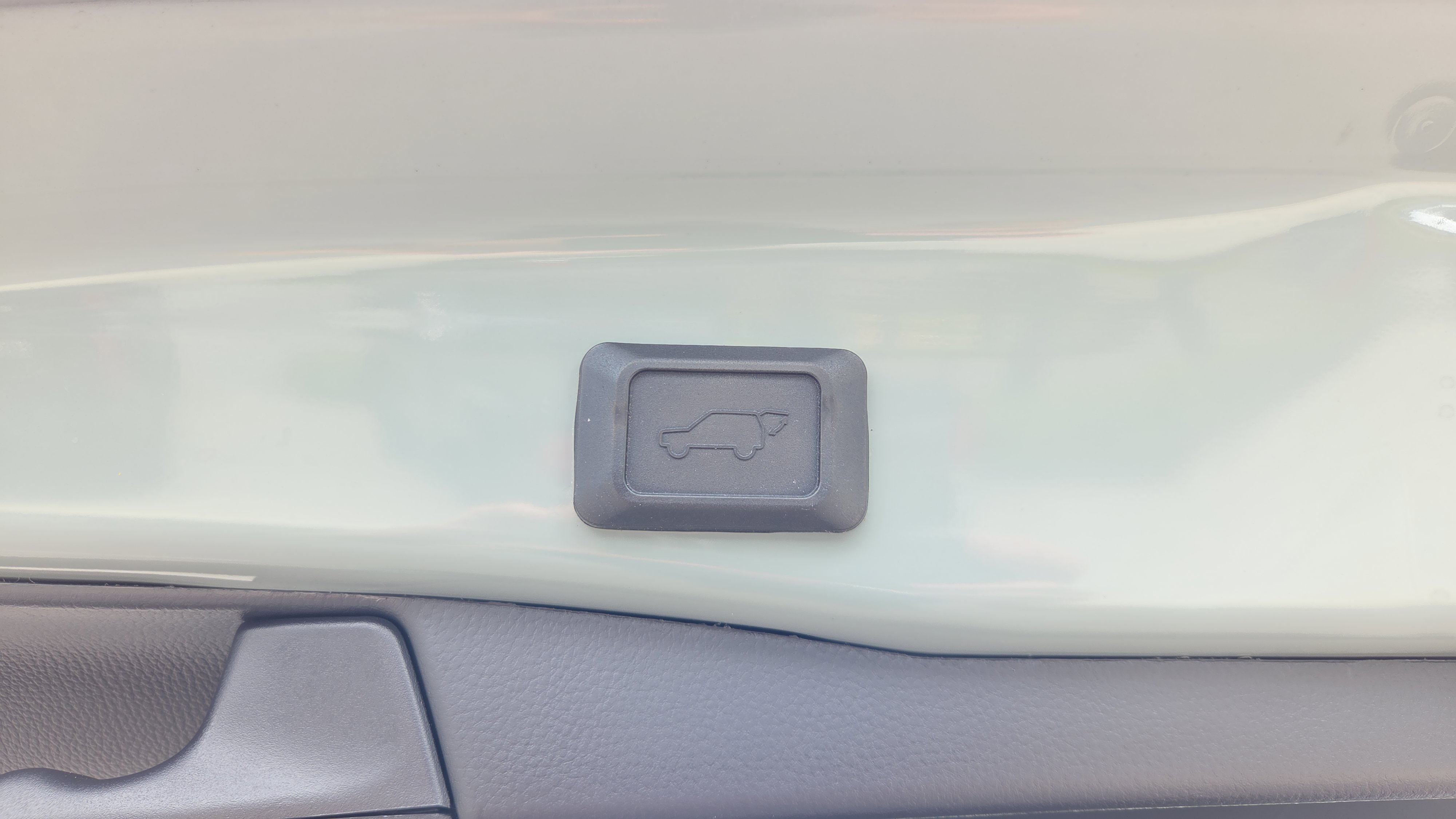 Used 2023 Toyota RAV4 XLE Premium image 10