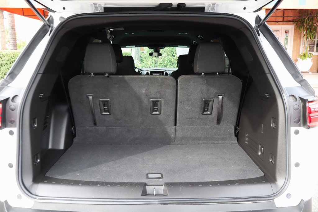 Used 2023 Chevrolet Traverse LT image 8