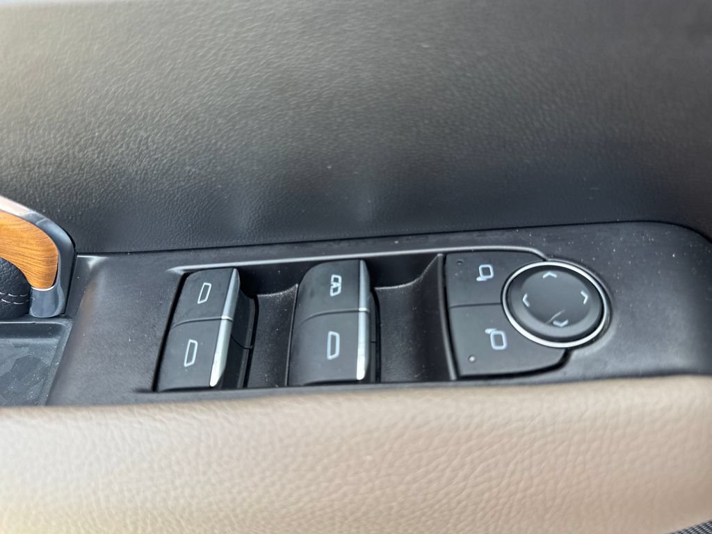Used 2024 GMC Canyon Denali AWD/4WD image 19