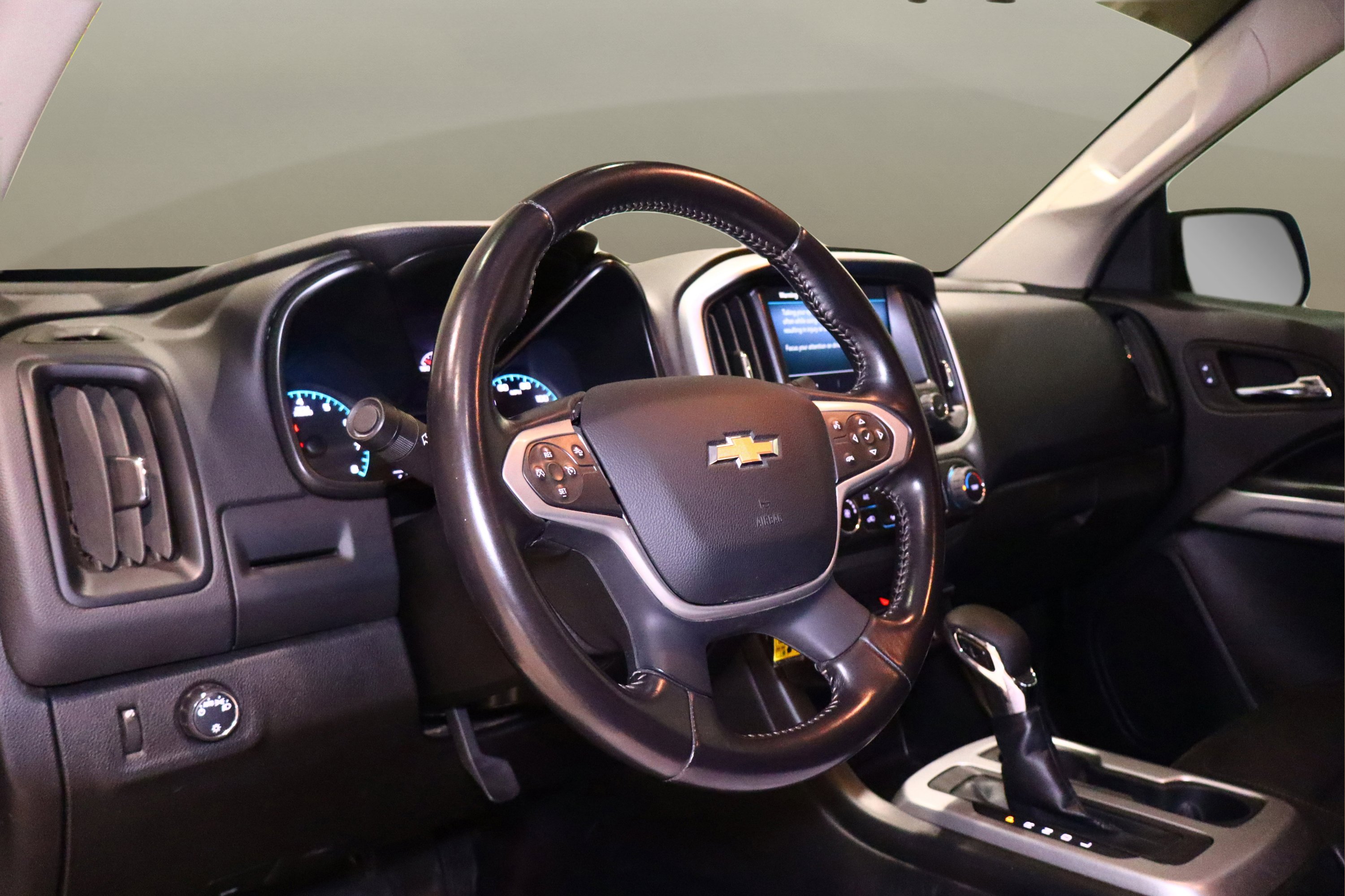 Used 2022 Chevrolet Colorado LT w/ Fleet Safety Package image 10