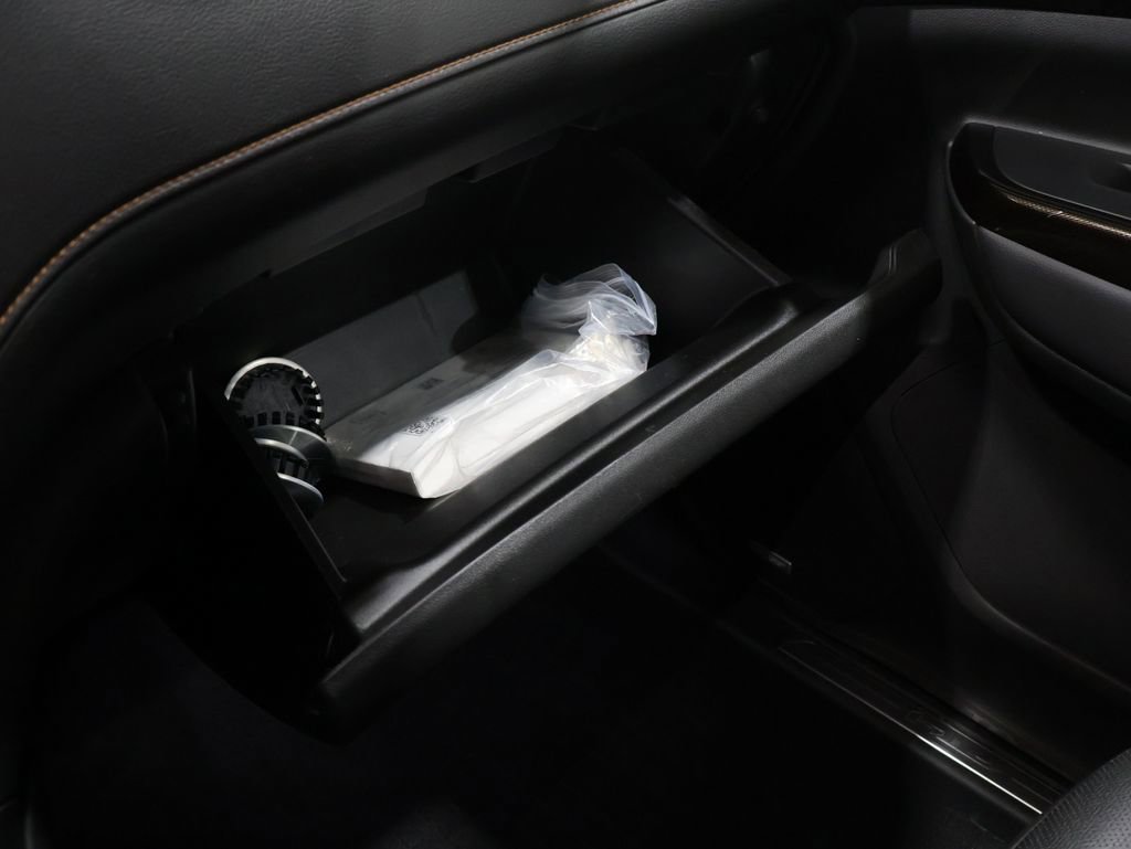 Used 2023 GMC Acadia AT4 w/ Technology Package image 40