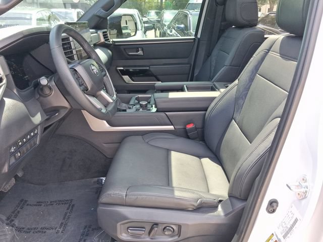 Used 2025 Toyota Tundra Limited AWD/4WD image 12