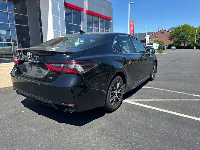 Used 2024 Toyota Camry SE FWD video 3