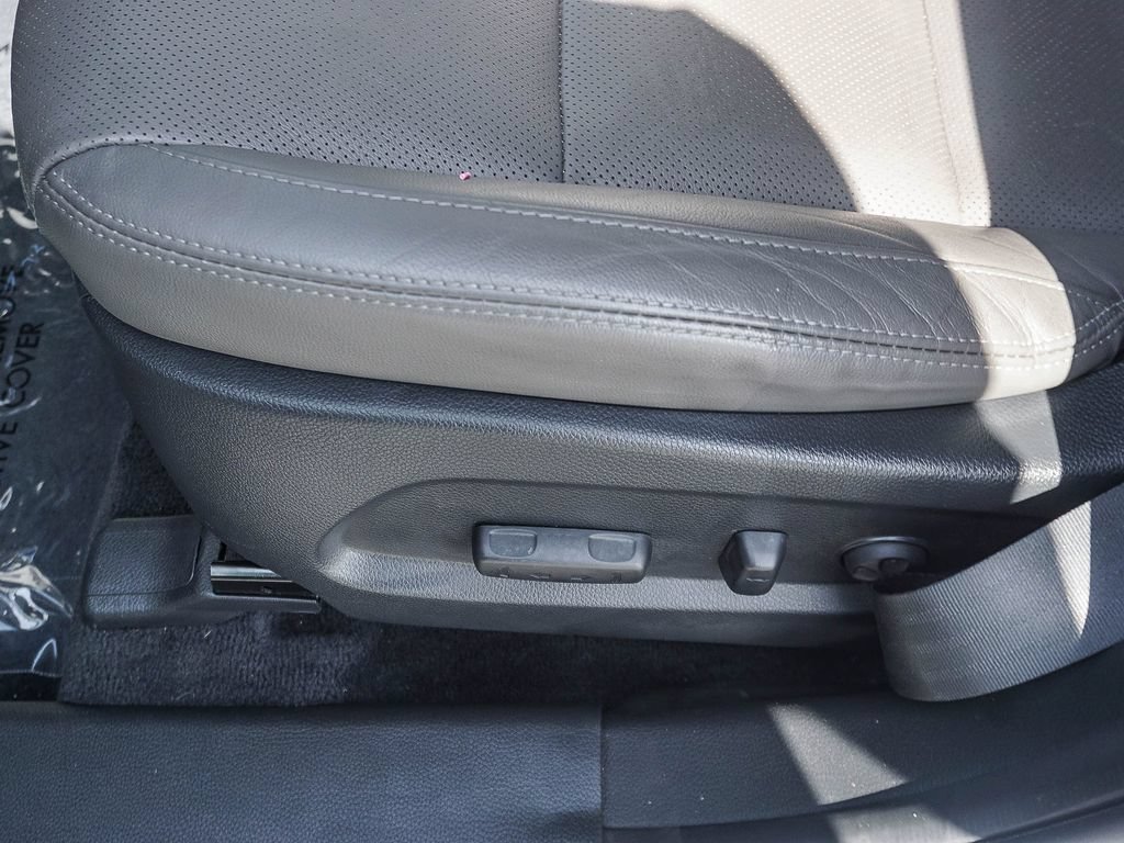 Used 2018 Hyundai Santa Fe Limited FWD image 19